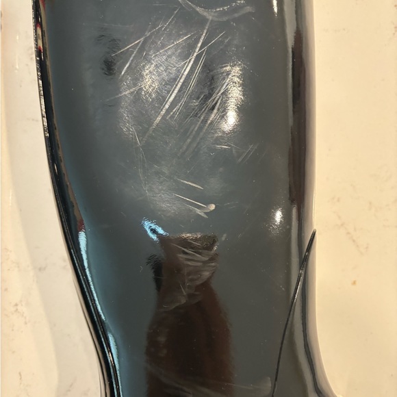 Size 8 hunter boots and a pair of black & a pair of white Hunter socks in Large - Picture 4 of 13